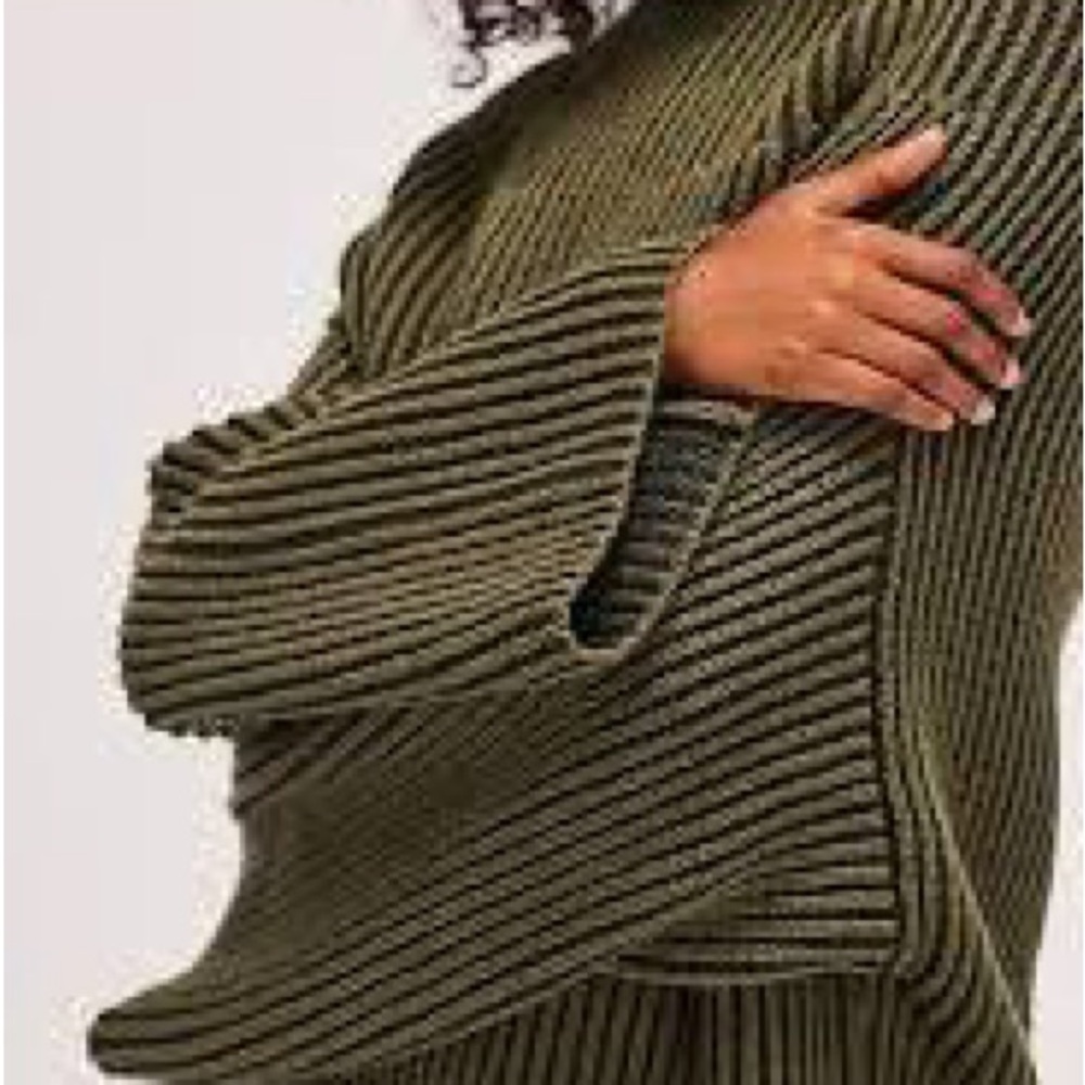 Free People Charlotte Green Knit Tunic XS. NWOT - Picture 2 of 9